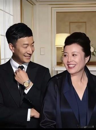 孙红雷与丁嘉丽的过往，
是一段复杂的缘分。
时光流转，各自走向不同人生。
感情里