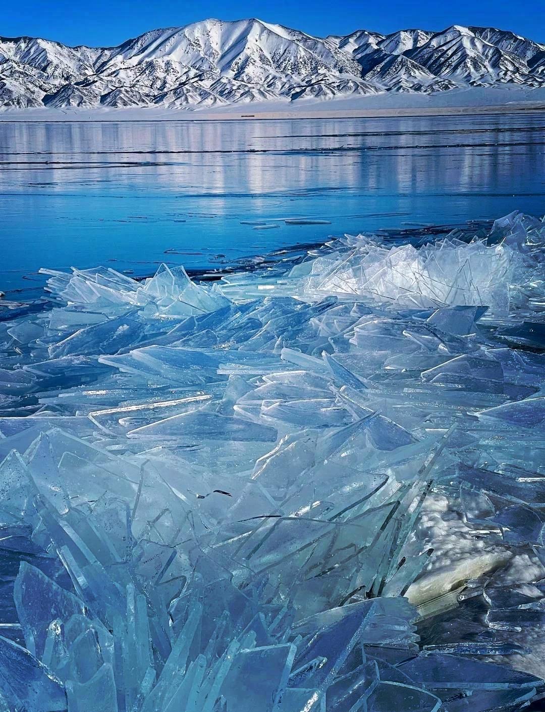 赛里木湖冰推刷屏！一句"对我眼睛很好"，戳中多少人被透支的心灵

最近全网被新疆