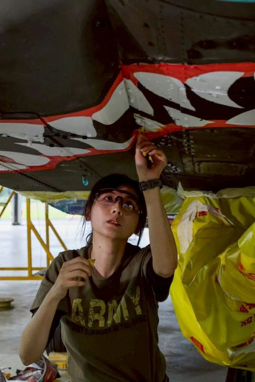 中国台湾的”虎斑鲨鱼嘴阿帕奇”，搞了一只蓝眼睛和一只黄眼睛 烽火问鼎计划