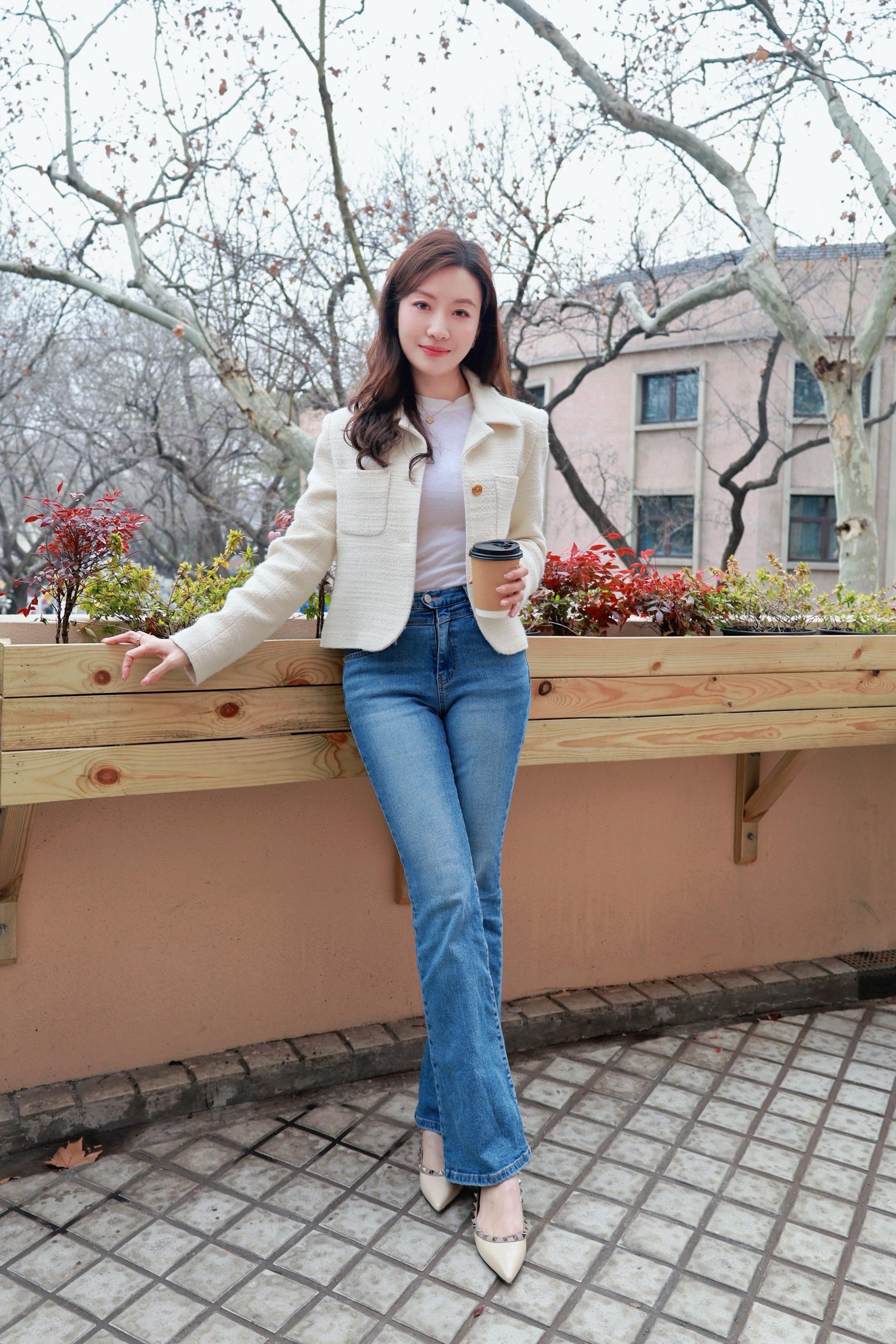 或许在一个明媚的午后 有些人有些事就留在回忆里了.