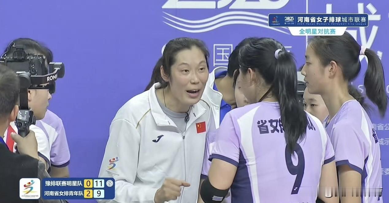 郎平教练可以放心退休了，新的接班人已经出现！那就是自己的爱徒朱婷，你看看今晚上朱