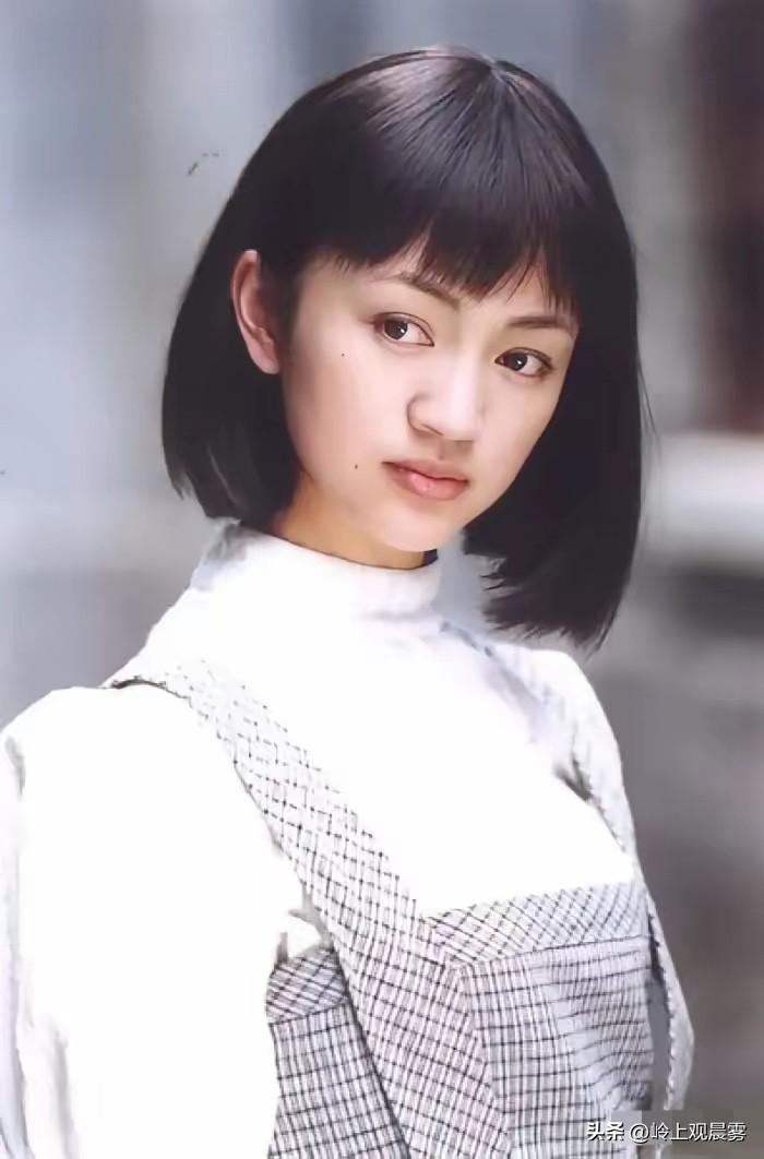 2010年，罗海琼嫁给了华谊副总裁费麒。婚宴上费麒猛地夺过司仪话筒，众人以为他要