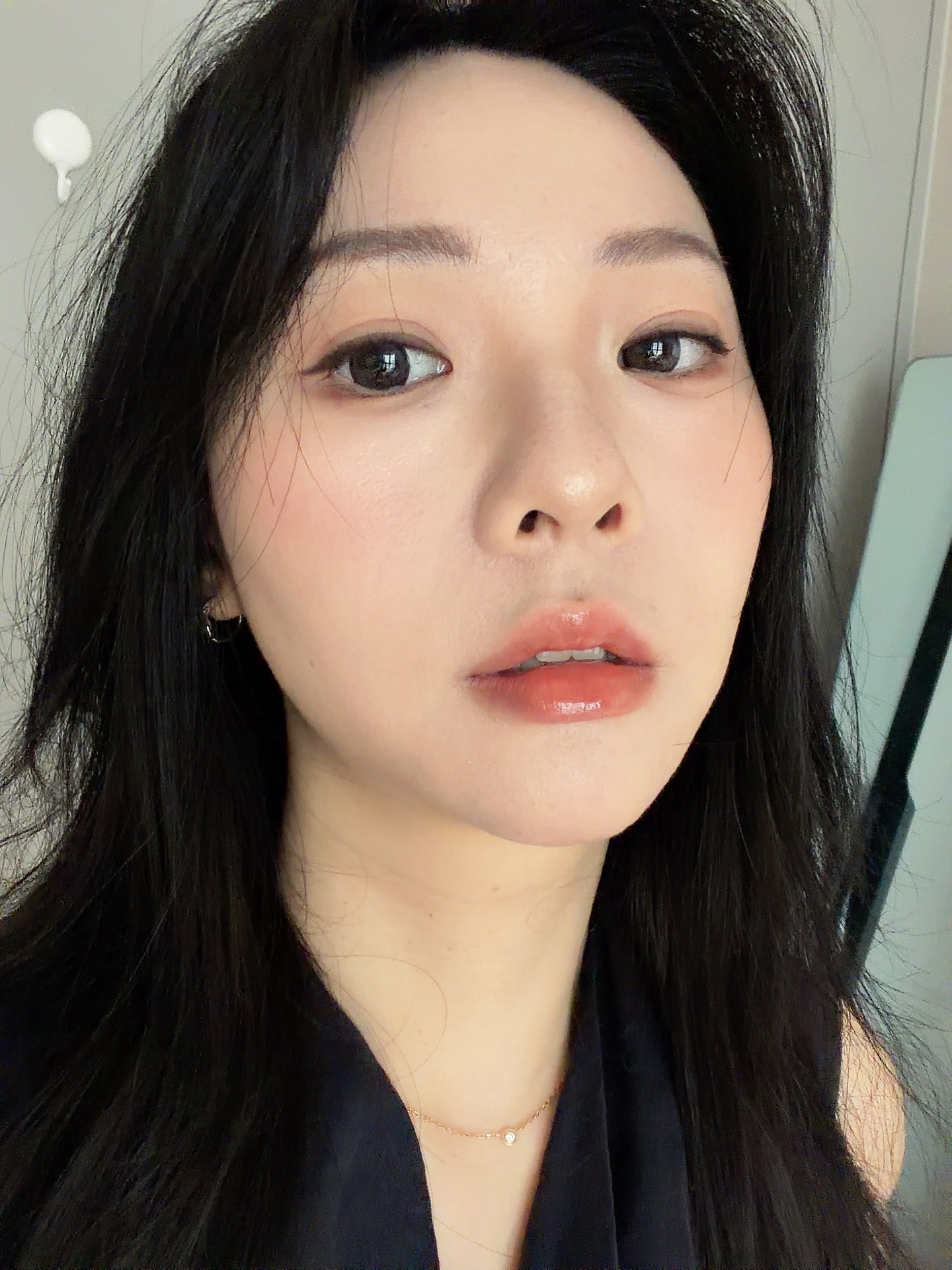 今天要开好多会，穿的OL了点，妆容满意之！☺️☺️☺️发财穿搭