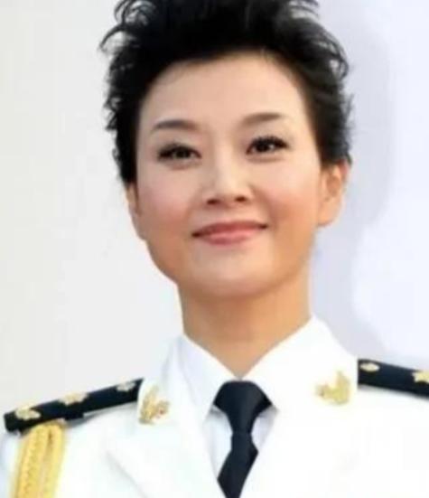 1996年，一名长相清秀貌美的小保姆，却在18岁时，被宋祖英亲手送进了监狱，最终