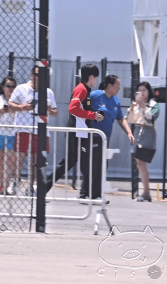 人生第一次！王楚钦被催着上厕所！
这孩子天天一洋相，相相不一样
全世界都知道头头