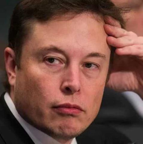 世界富豪马斯克再次语出惊人，他说：“2030年开始，人类将面临大规模失业，大部分