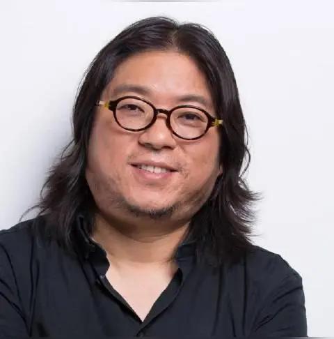 【[烟花]名人经典观点56】
高小松精准预测俄罗斯
♦高小松，音乐人、作家、文化