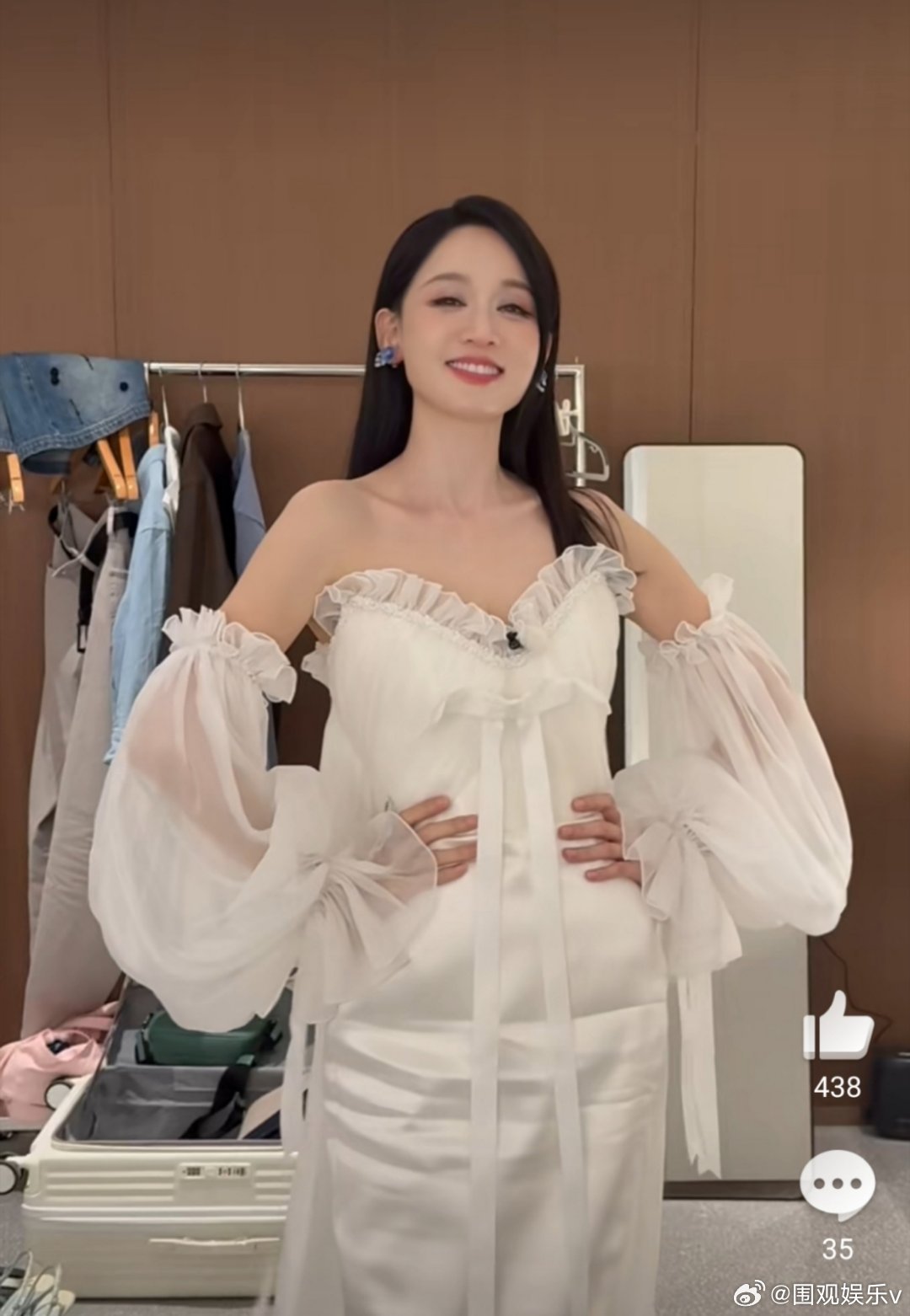 陈乔恩说自己瘦了一圈 确实太瘦了，衣服空荡荡的都撑不起来了，女明星对自己确实够狠