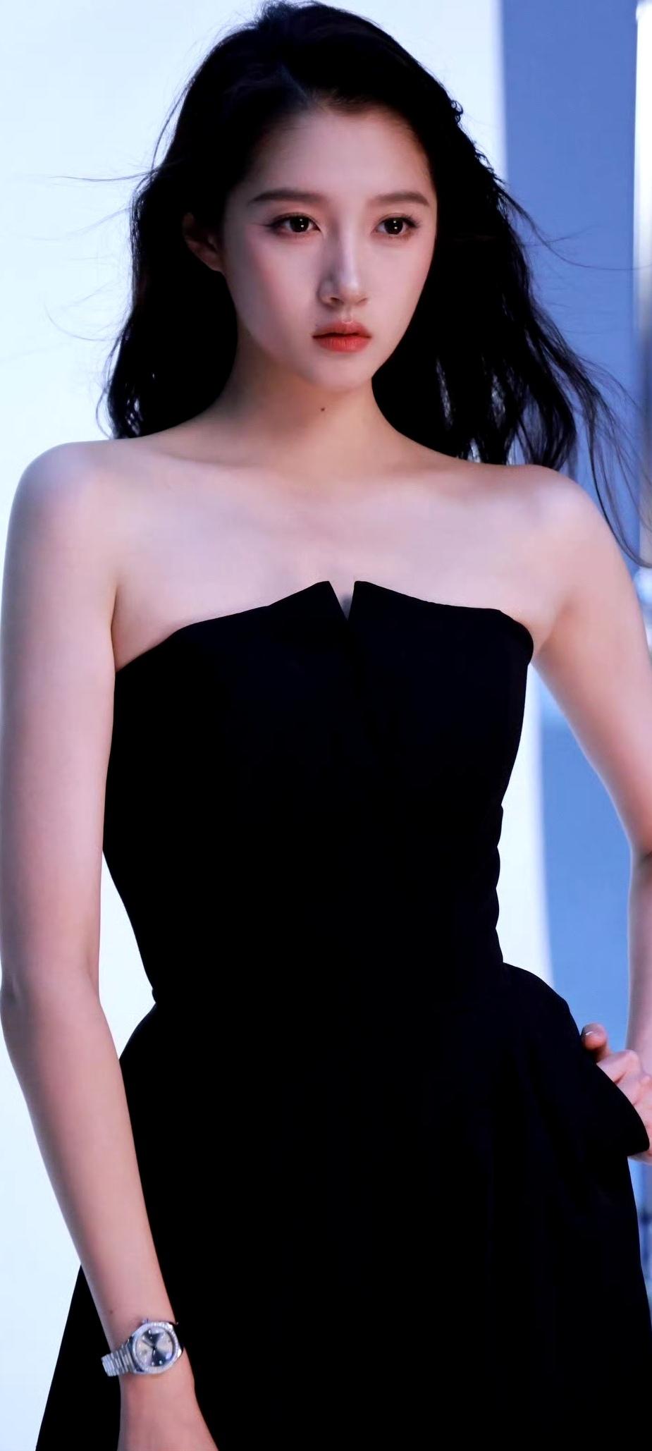 关晓彤算倾城美人吧？来分享下你眼中的倾城美人吧！ 关晓彤 女神谁最美？