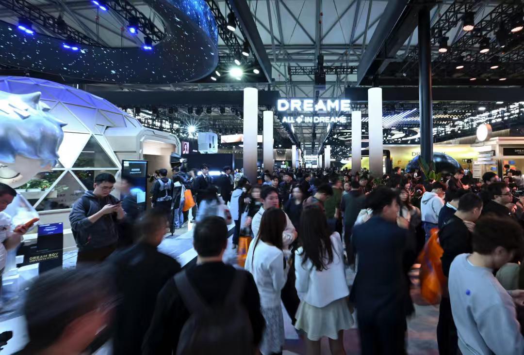 家电、手机、汽车、芯片，追觅的边界在哪？
追觅在AWE“摊牌”上了，从扫地机、洗