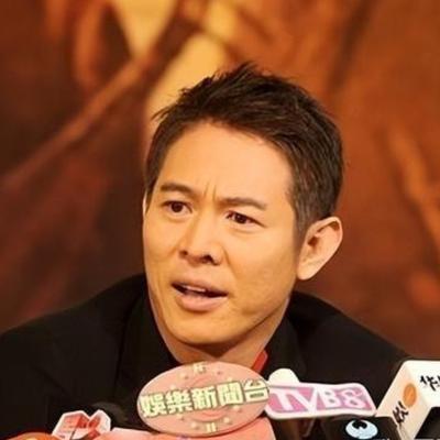 🐒1994年，日本记者质问李连杰：“南京大屠杀死了30万人，你们一个个数的吗？