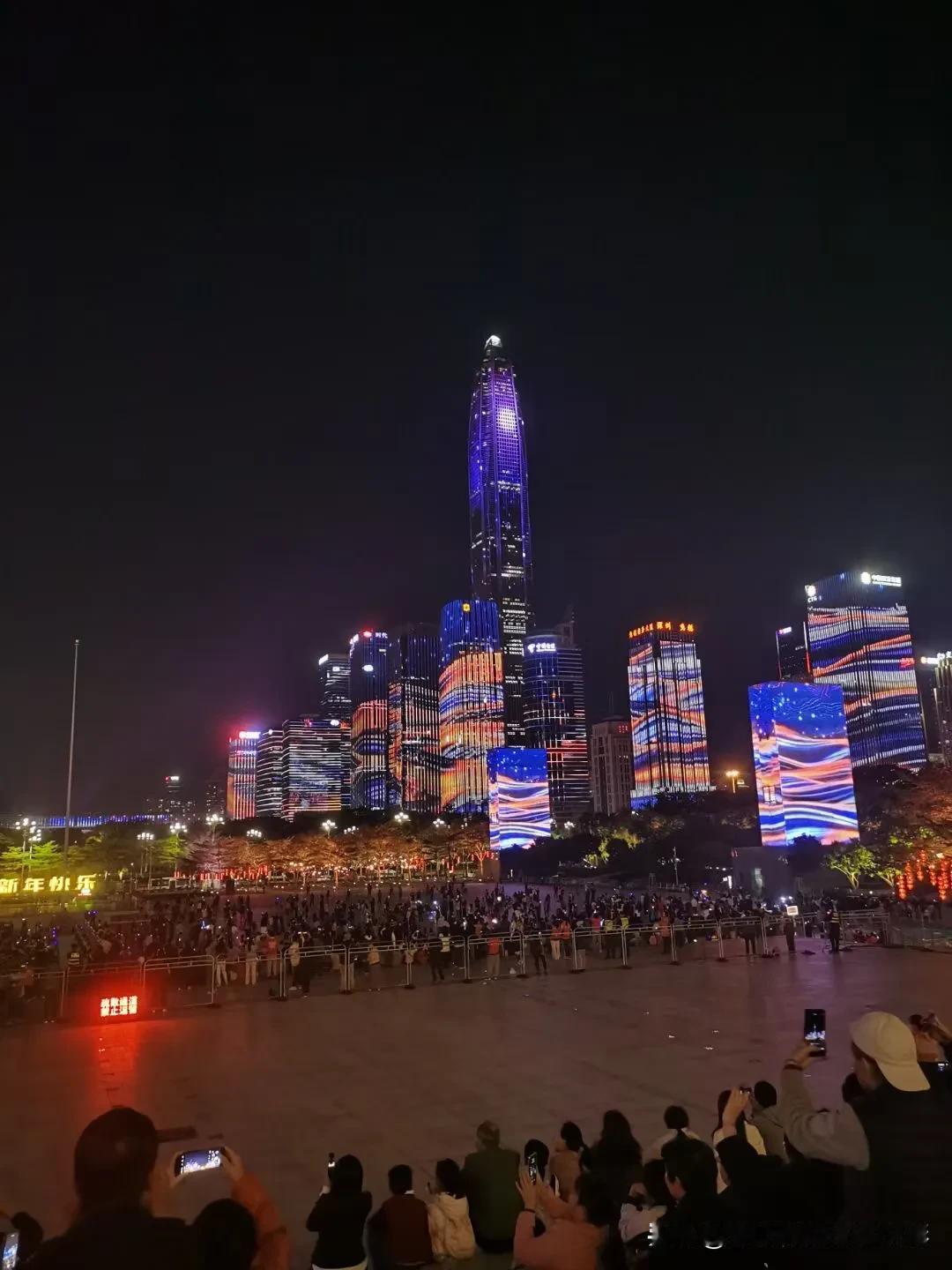 城市的夜景，总是，那么令人迷醉！
(图文来源：深圳丰源服装店贾女士)

大表姐主