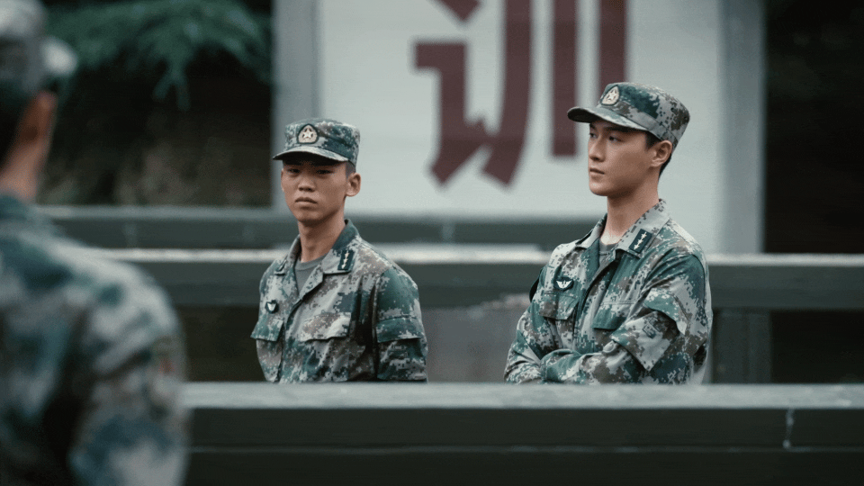 李昀锐你小子也笑太开心了士兵荣耀看完士兵荣耀预告彻底垂直入坑！燃向硬核训练震撼人