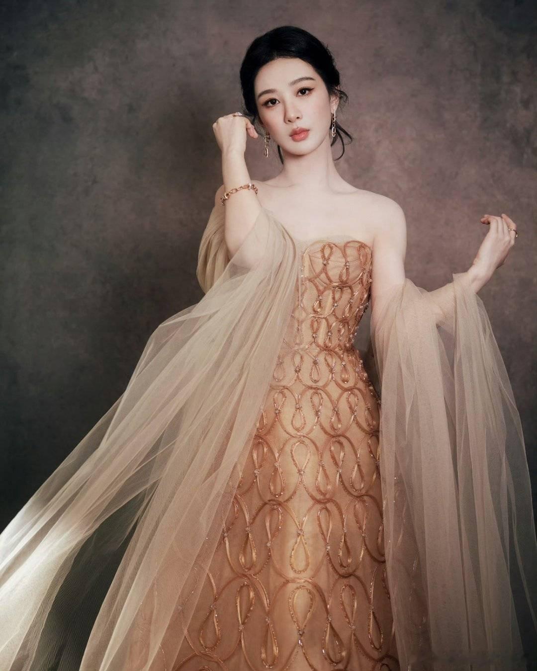 家业yz 杨紫家业 yz 杨紫李祯把云母磨成华彩，将胆识化作舟楫，在海禁开放的商