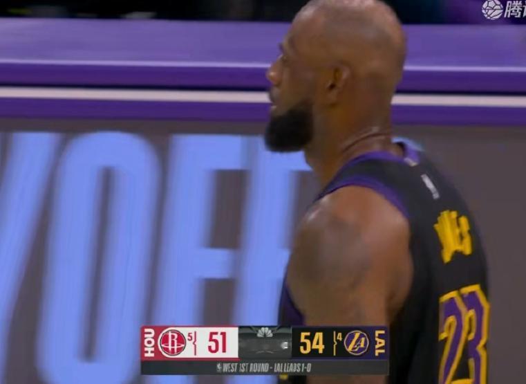 火箭这防守也太差了吧？连42岁的詹姆斯都防不住。。。

火箭和湖人的比赛打完半场