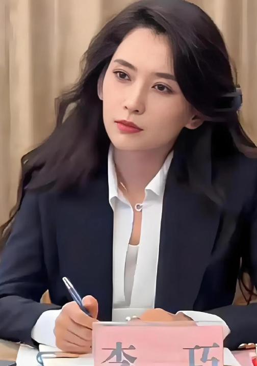 森林北结过婚这事，大家早就知道了，女儿也常在她视频里出镜。
但这次不一样，视频里