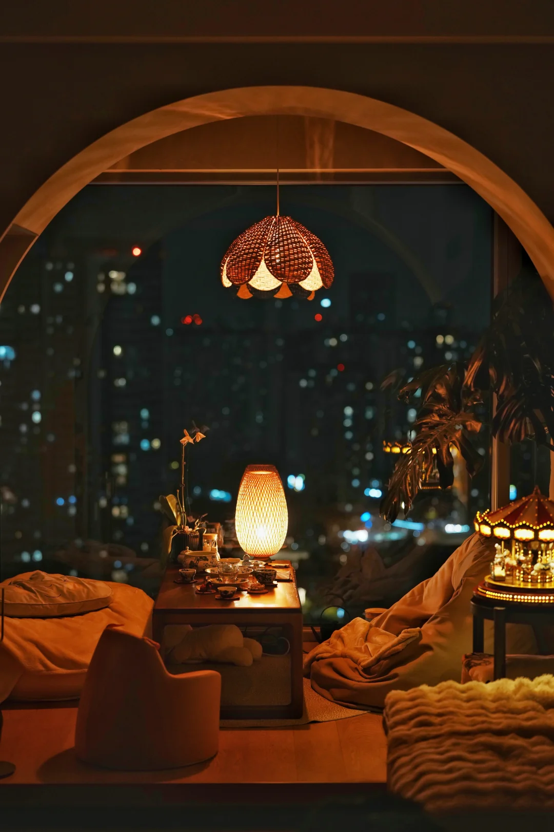 夜晚宅家，家庭茶室的氛围感