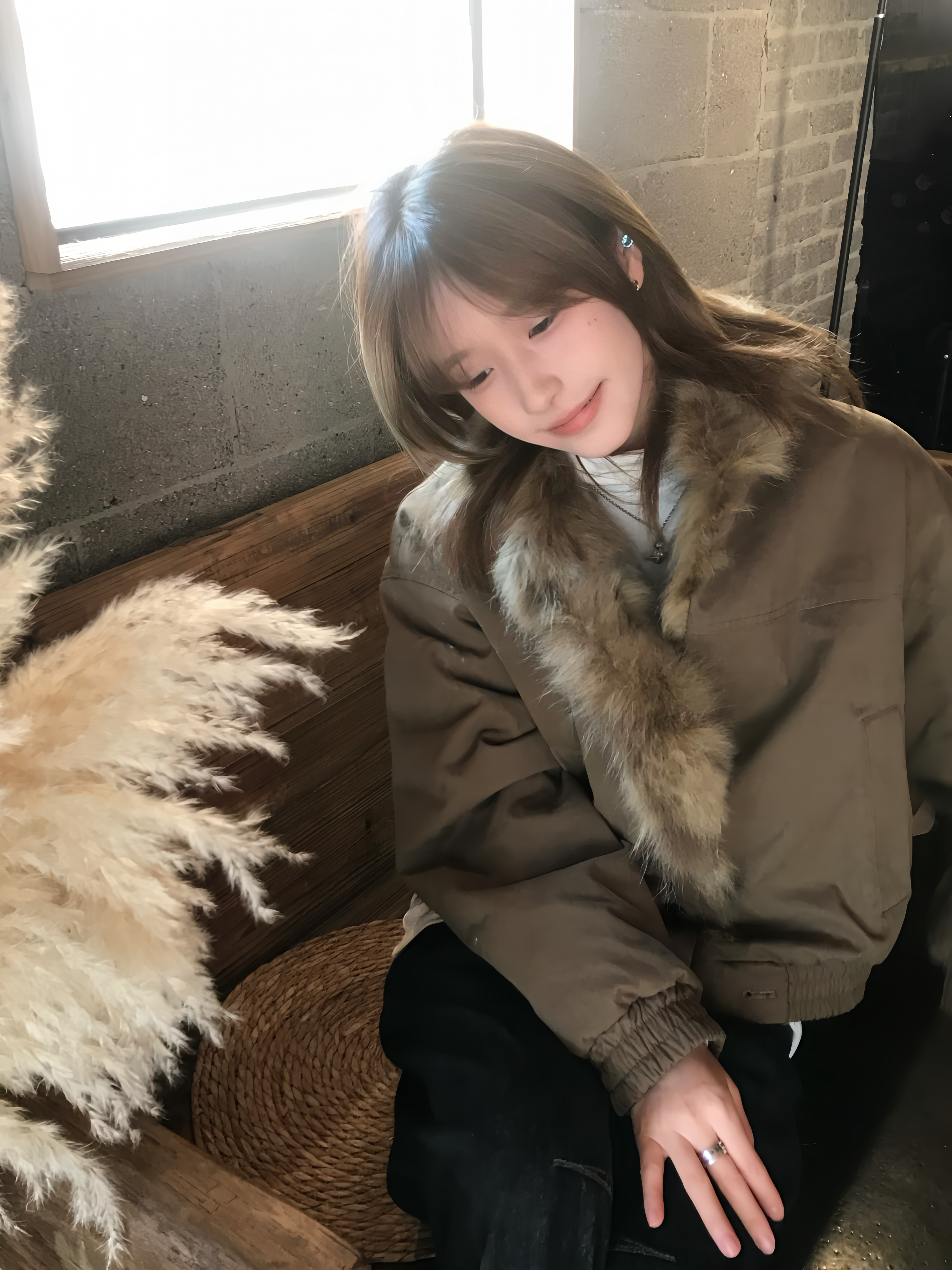 皮草小姐……独自拍照的一天🎬外套 野兽小姐内搭achock 美瞳 olens氧