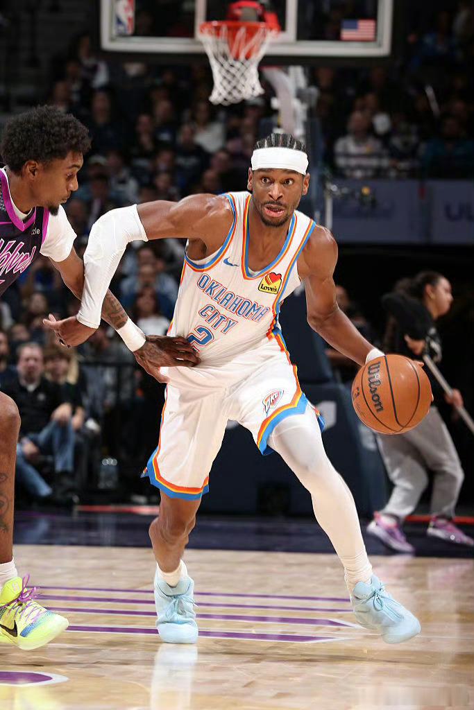 明日之星！雷霆出战灰熊，好兄弟明天雷霆能不能调整好状态呢？我感觉雷霆低迷了两场了