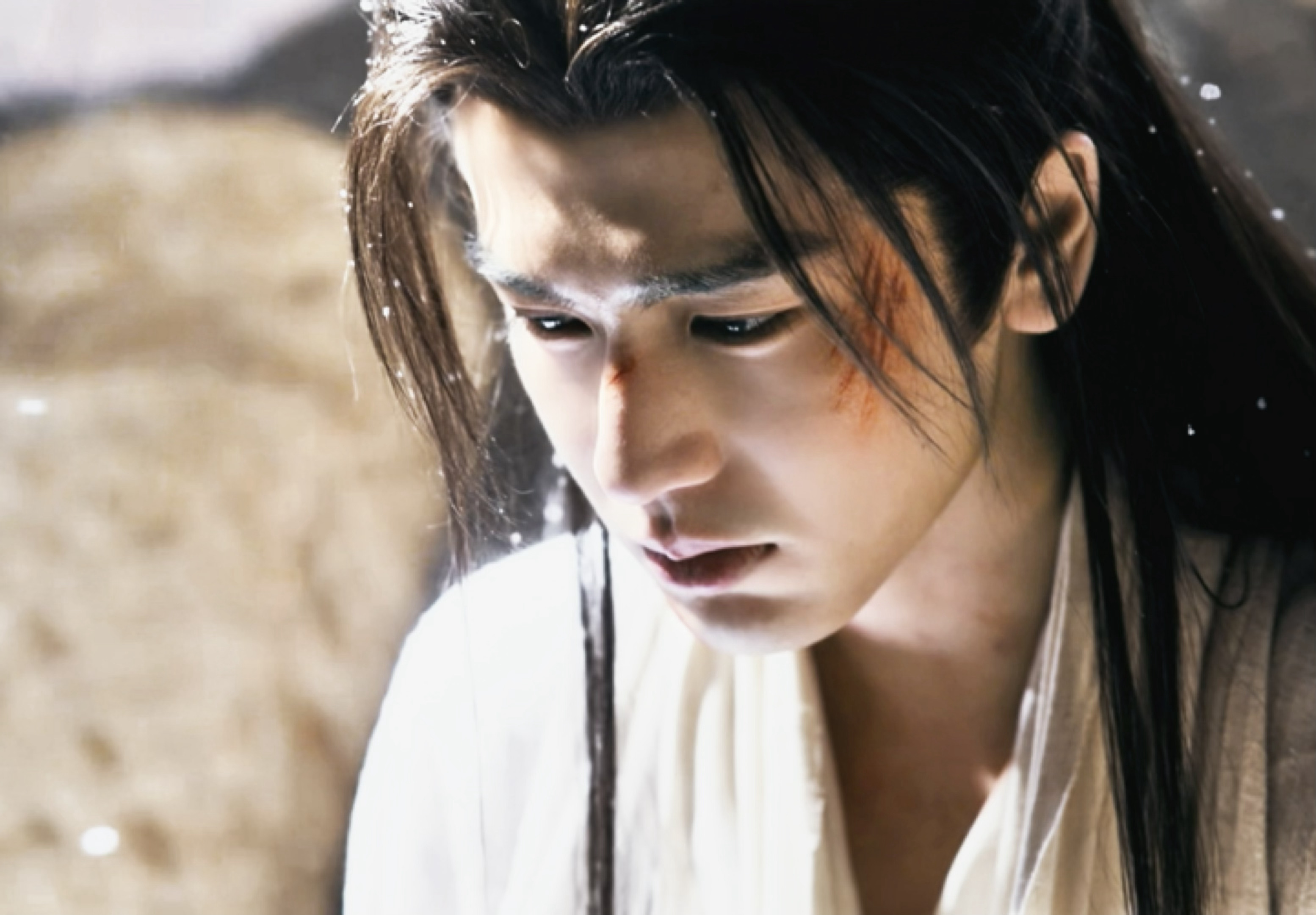 好喜欢谢征这病娇娇弱不经风的战损状态张凌赫谢征病弱易碎感逐玉