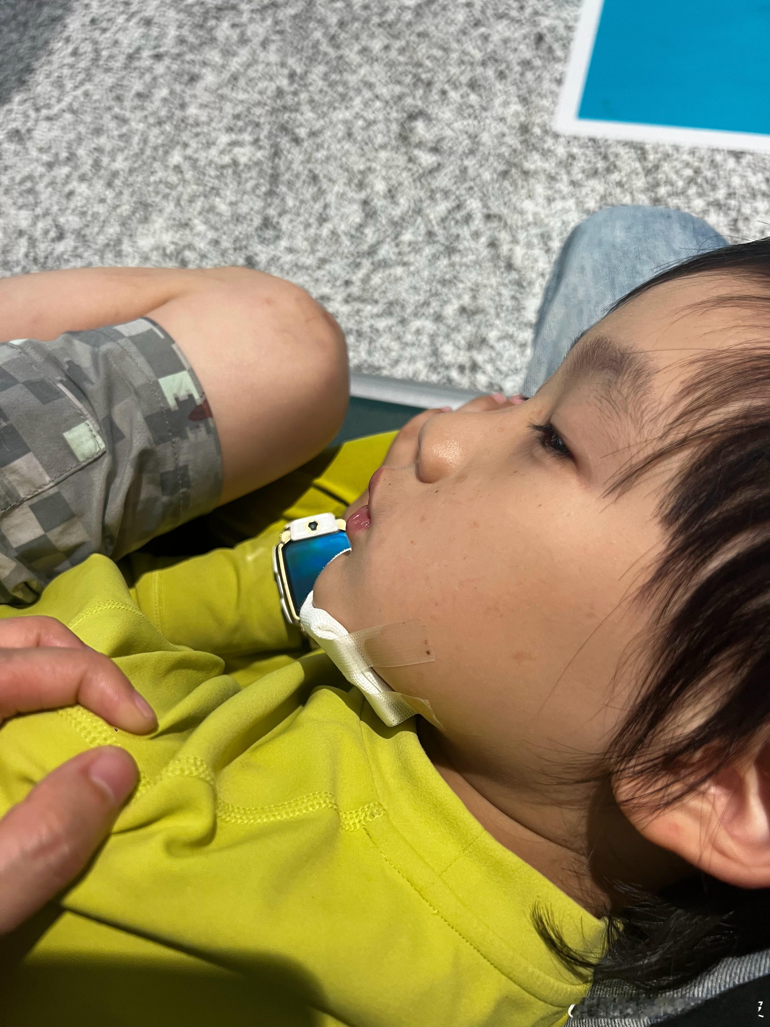 开开心心和朋友出去看地……回朋友家喝咖啡吃粿条……正开心的时候看到老师来电话，就