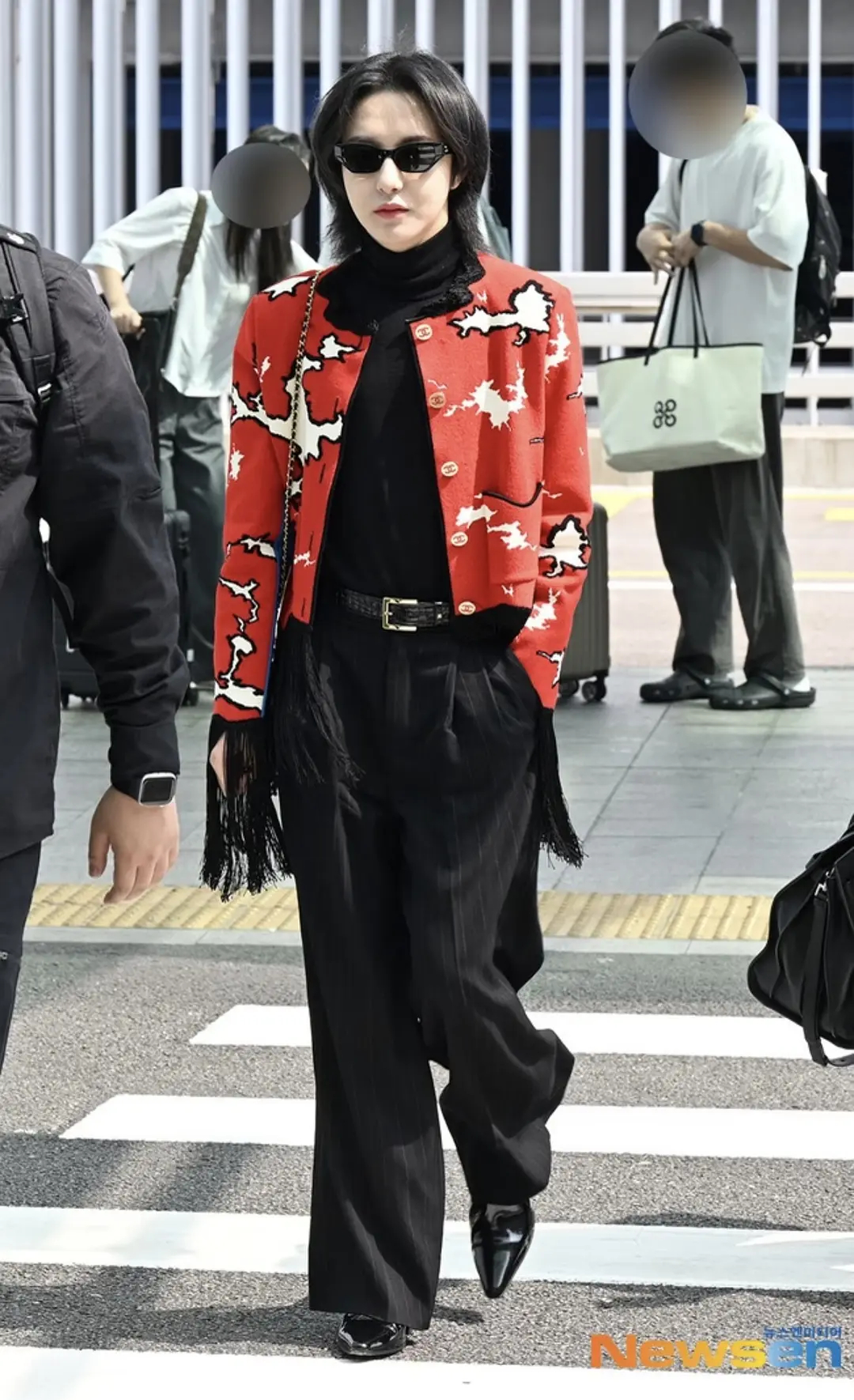 NCT仁俊今日机场穿搭仁川掀起一阵仁俊香风 