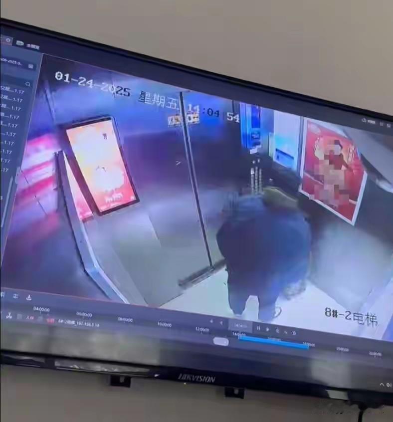 太嚣张！歹徒破门猥亵洗澡女子，按床上侵犯还叫嚣：报警也不怕
 
2026年5月8