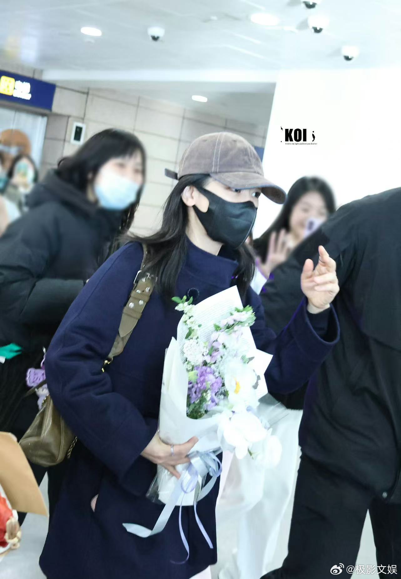 杨紫时装周回国路透杨紫看秀回国路透杨紫时装周回国路透，好美，真是太棒了 