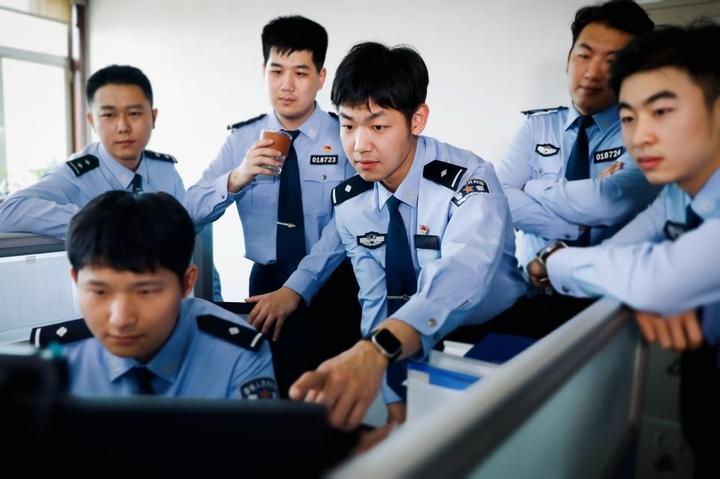 平均年龄26岁，济南有支“00后办案天团”！青春是什么模样？在派出所里，有这样一