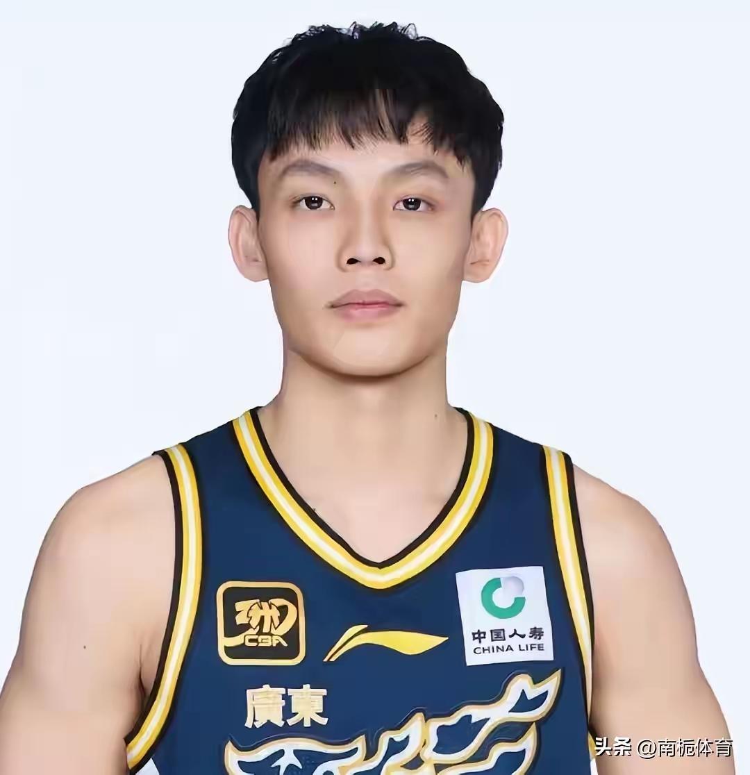 广东绝不会拿徐杰换林崴
林崴有点得分是因为拥有无限开火权，若徐杰拥有无限开火权得