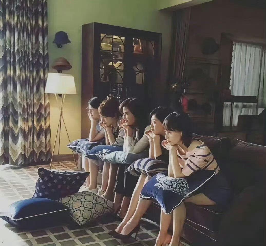 杨紫杨紫董竹君 yz杨紫玉兰花开君再来 你的微笑在我心尖闪耀，编织了每一个奇妙【