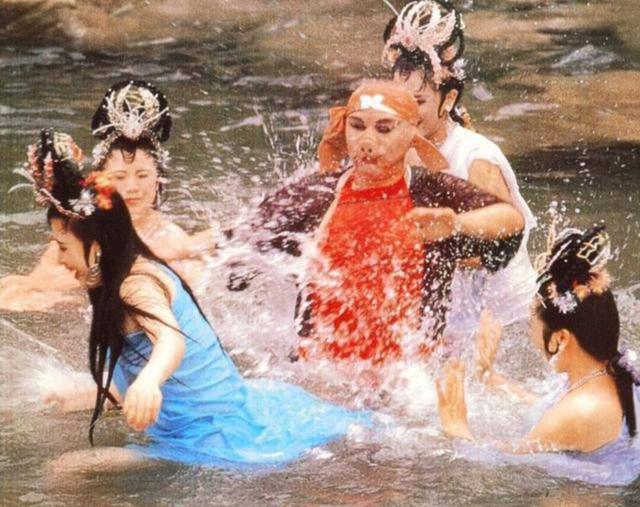 猴子定住了七仙女，却什么也没做。
看看人猪八戒，多懂享受，你们是蜘蛛，我也是只猪