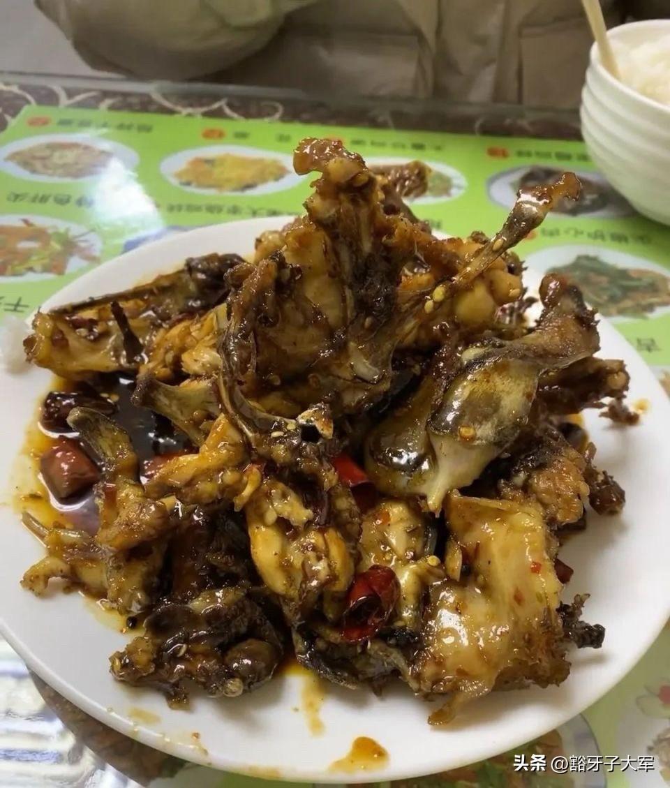 沈阳苍蝇馆TOP5｜藏在巷子里的烟火神店🔥

1️⃣ 群乐饭店（铁西乐工一街店