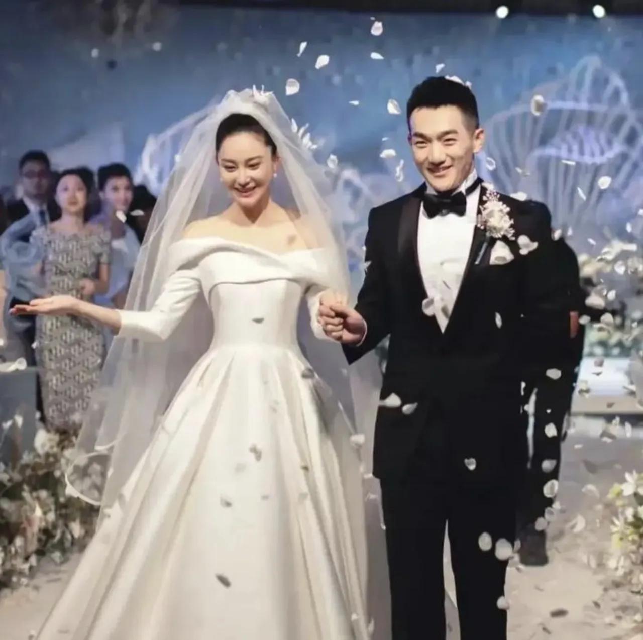 张馨予真的已经很低调了，从这三点就可以看出来！

1.低调完婚，
没有大张旗鼓的