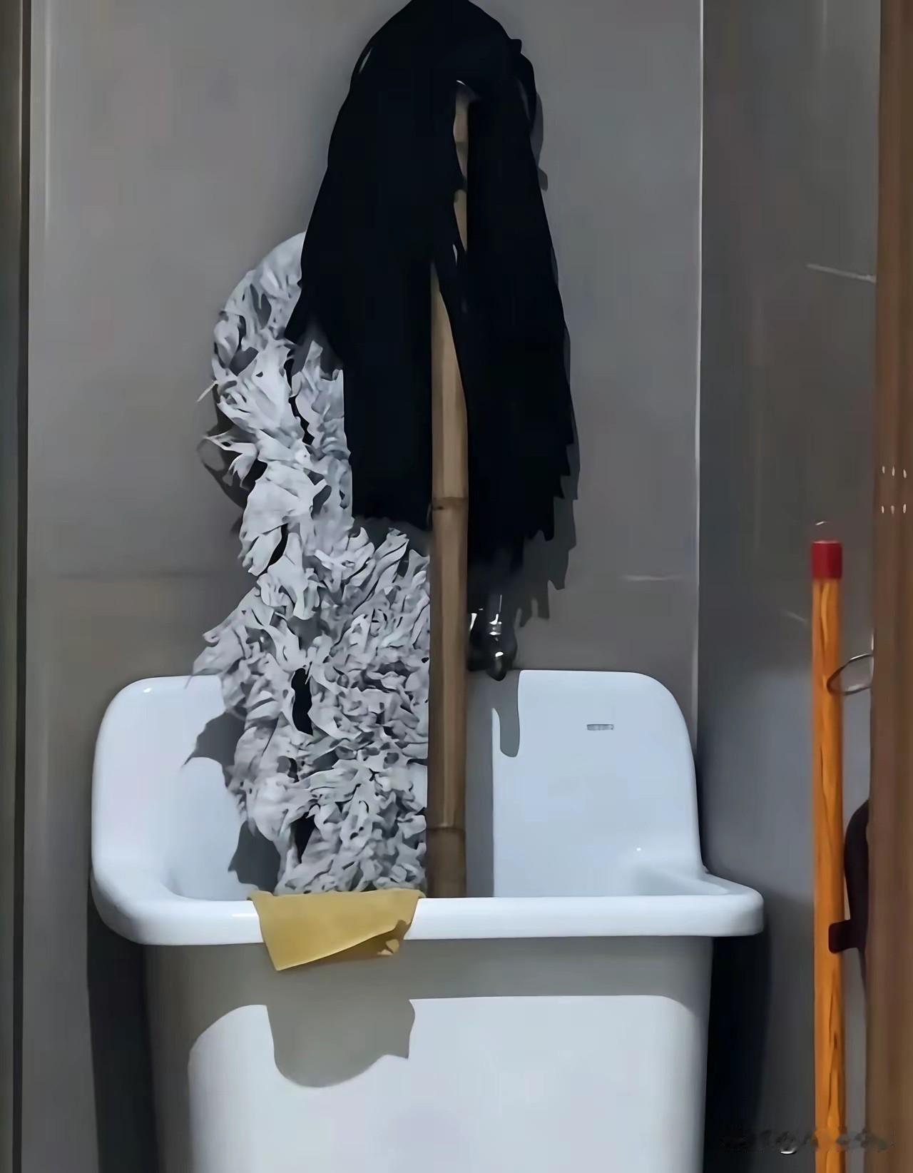 好家伙，大晚上的差点把我送走[捂脸][捂脸][捂脸]