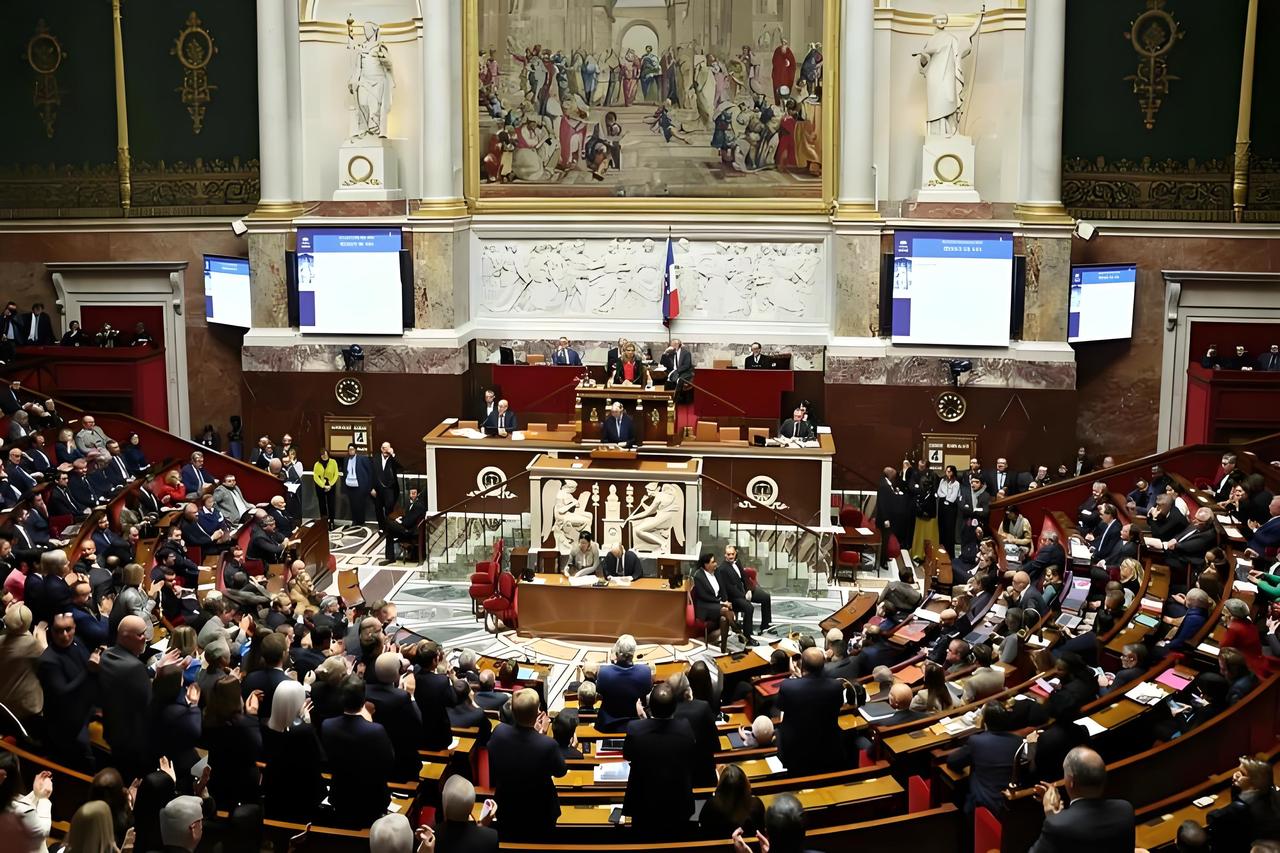 法国国民议会决定归还文物，瑰宝回归中华还有多远

前段时间看了一些关于法国的新闻