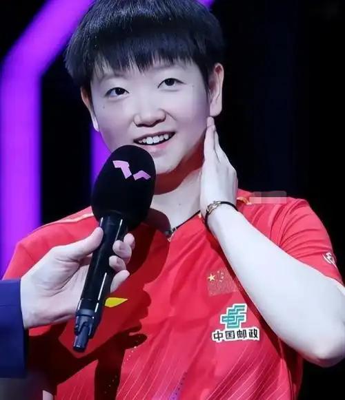 突然一点不想看莎莎比赛了，
不是因为她由世一降世二了，
而是因为看了亚运前的采访