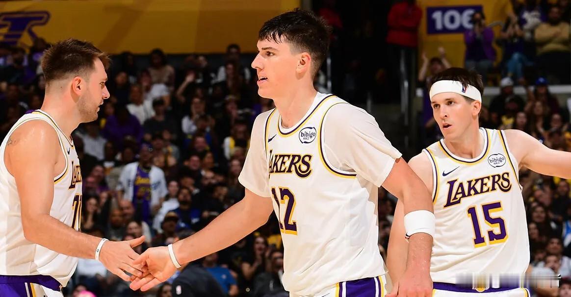 湖人又一白皮小将，连续发挥出色。

他就是拉拉维亚。

今日，13投10中拿下2