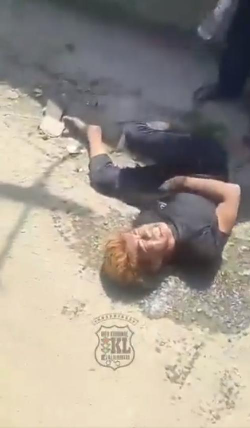 两名印尼青少年在服用含有裸盖菇素的“jamur tai kebo”（迷幻蘑菇）后