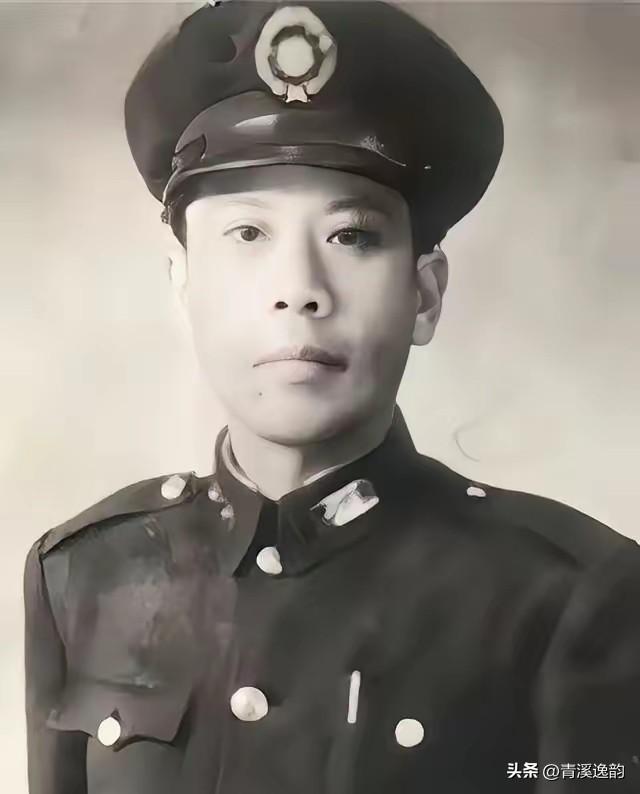 碾庄之战的尾期，黄百韬对机要参谋说，给你最后一个连，你突围出去告诉杜长官和刘总，