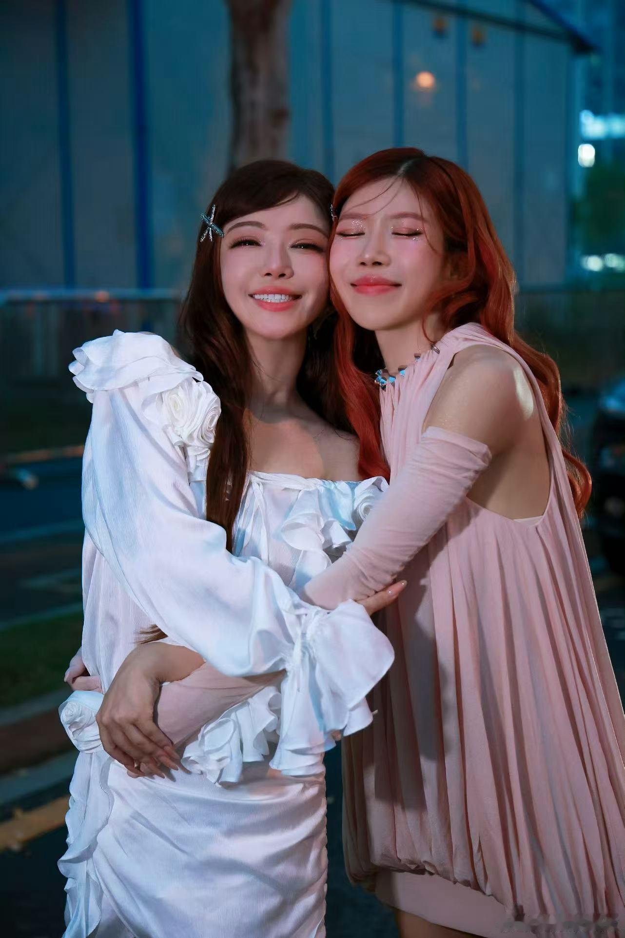 大艺术家大艺术家舞台换装 浪姐《大艺术家》舞台真的太惊喜了，台上秒切风格，白衣圣