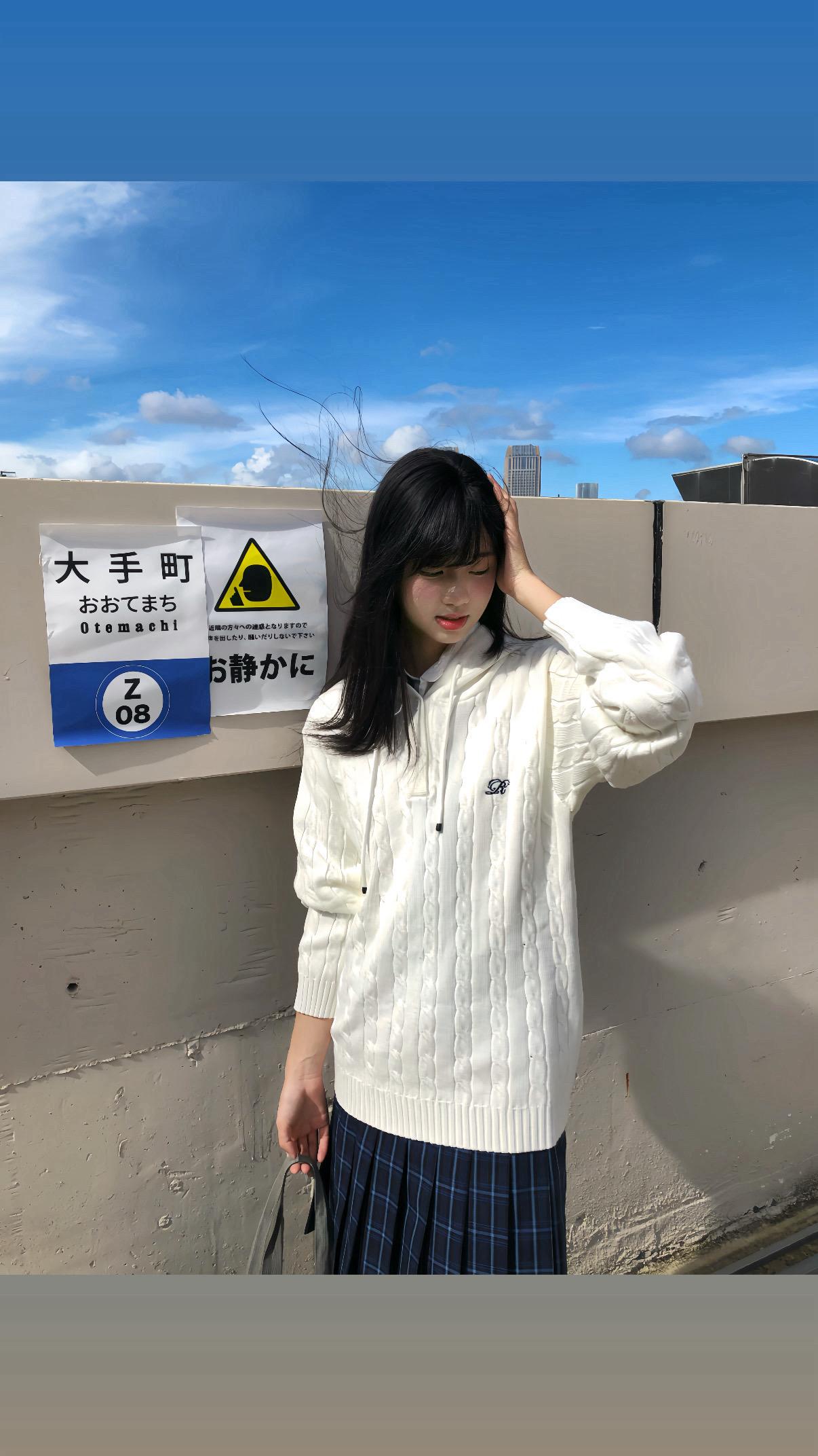 她知道风从哪个方向来。