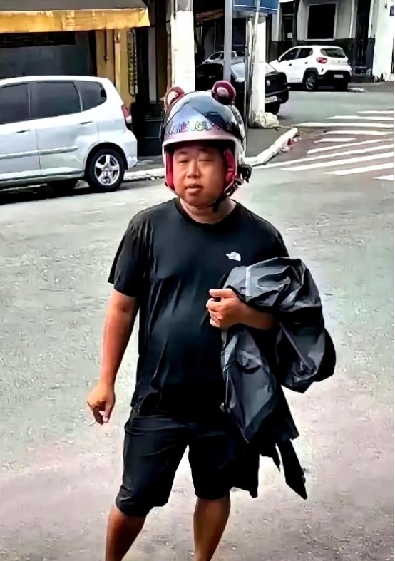 工地搬砖洗碗出身，靠打游戏一年狂赚上千万，结果刚满三十岁，反手把700多万的兰博