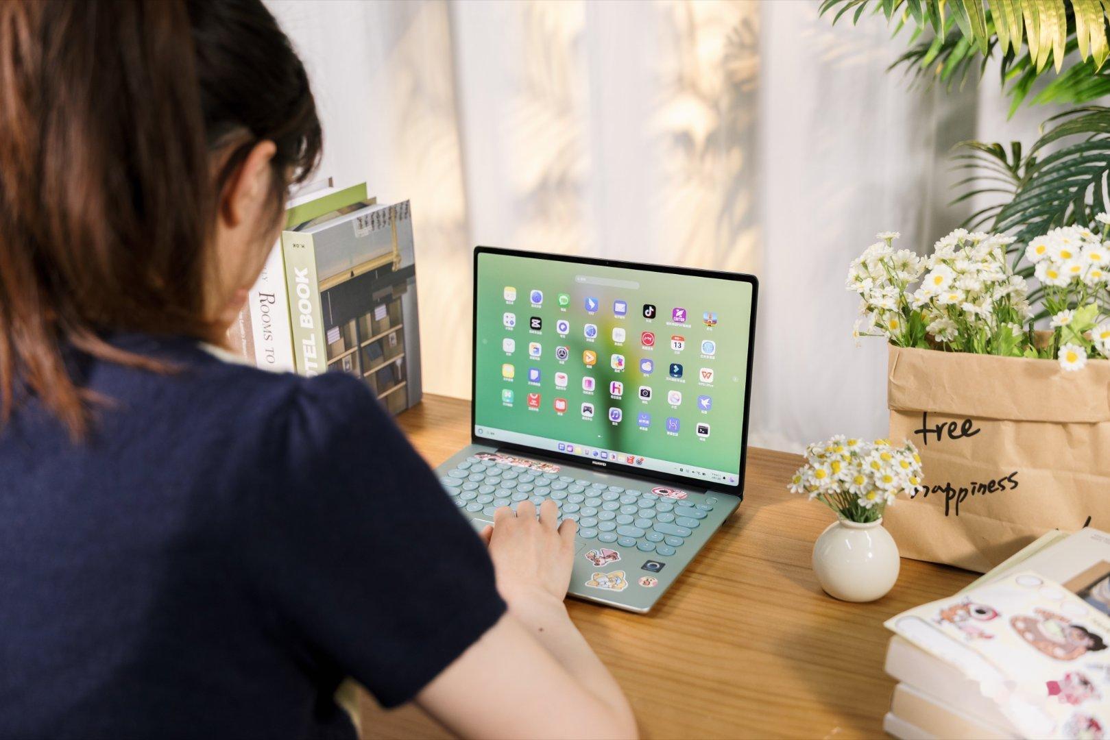 新款鸿蒙电脑好在哪 如果你最近看电脑看累了，这款新发布的MateBook 14可