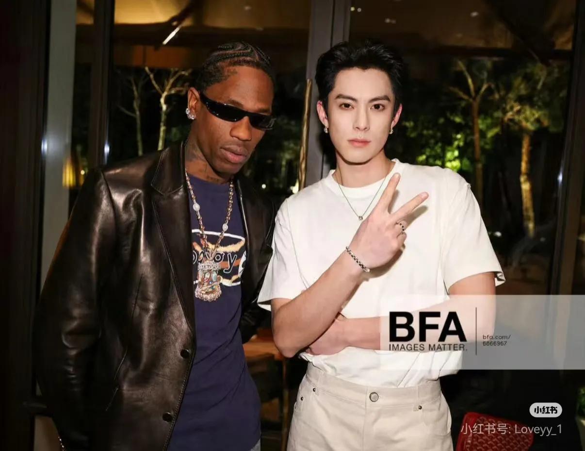 和Rapper圈的顶流Travis Scott合照