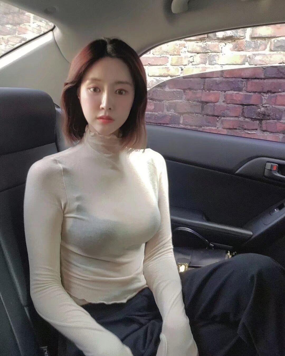 钱钟书在《围城》里说： “不管你跟谁结婚，结婚以后，你总发现你娶的不是原来的人，