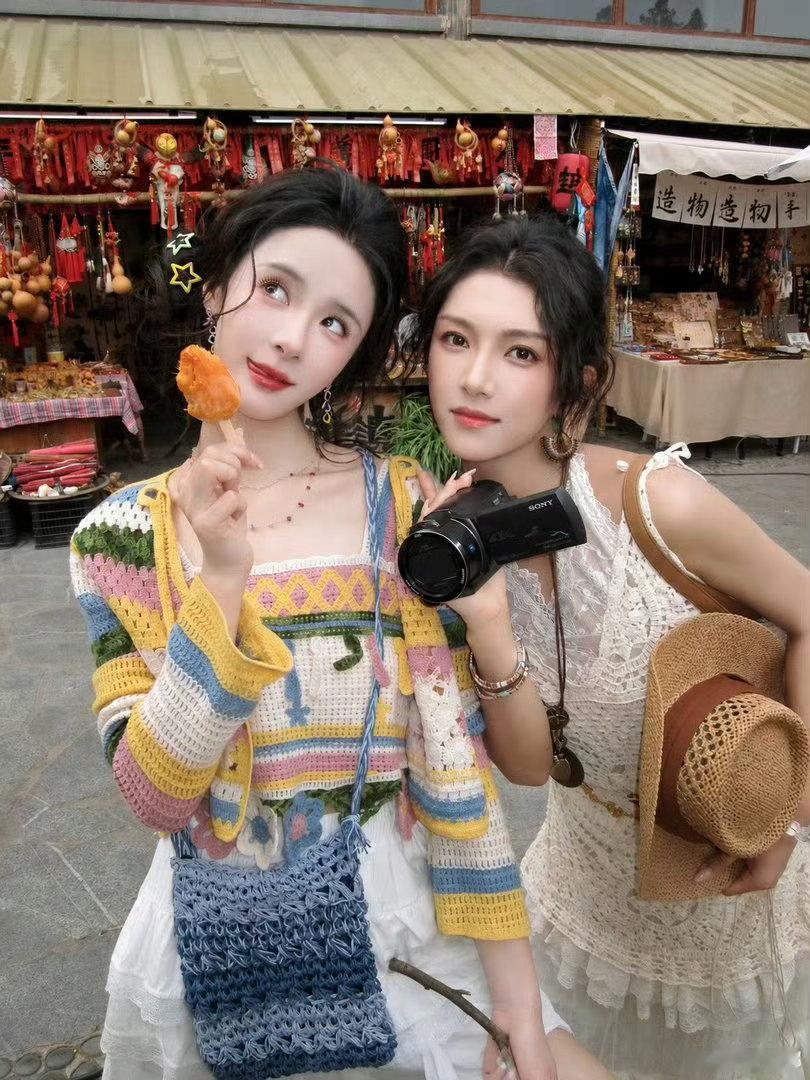 两位很可爱
