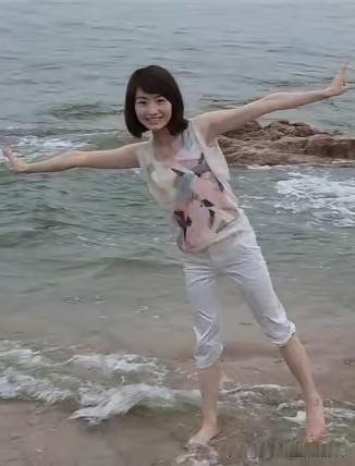青春的余旭！

蓝天翱翔的余旭！！

余旭死了，她还活着，永远活在亿万民众的心中