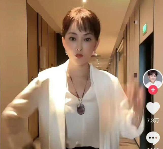 “国民媳妇”牛莉，真糊涂啊！50岁整容失败变“网红”脸，本人竟亲自给网友们道歉~