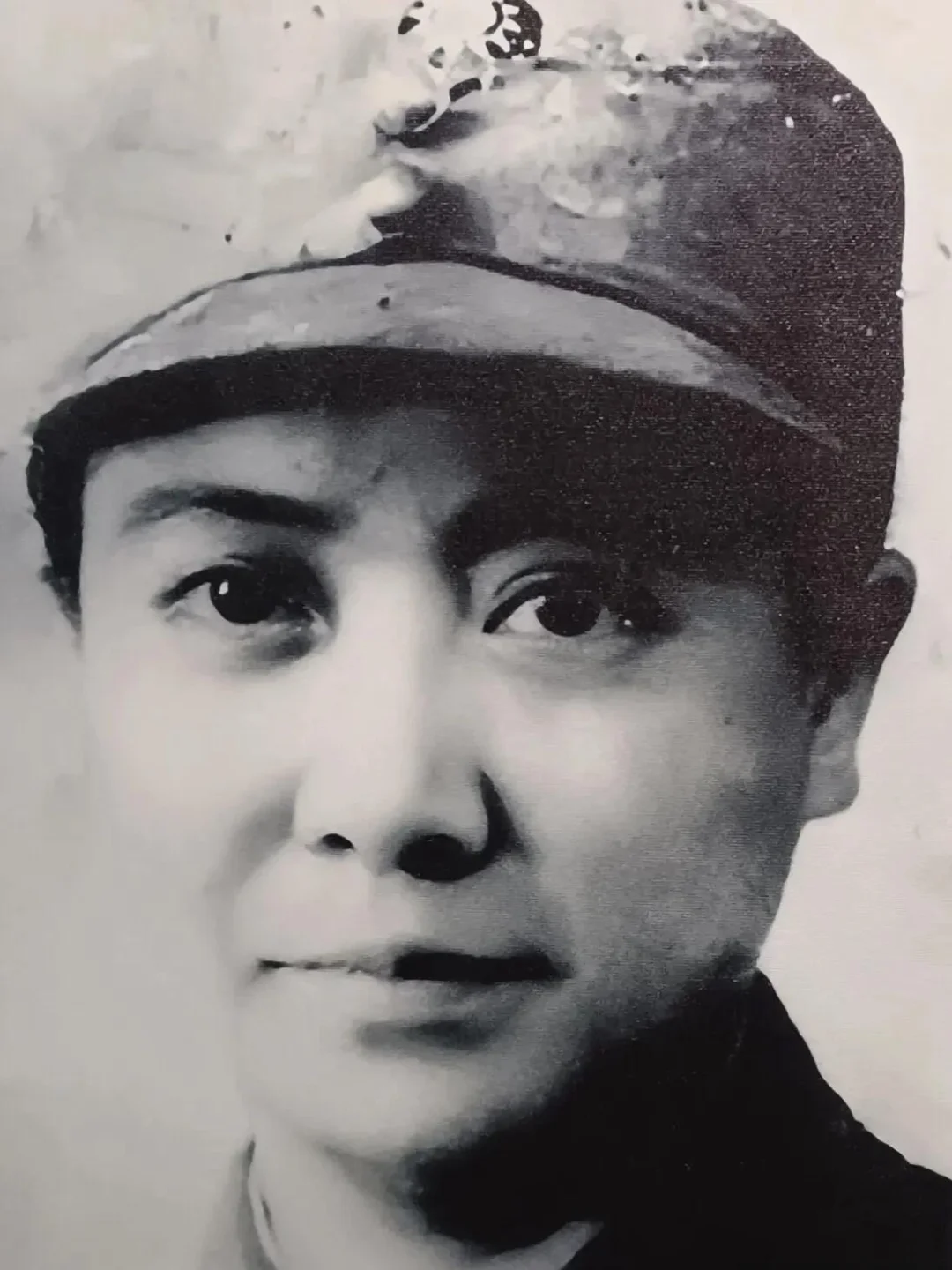 1930年，茅盾创作的长篇小说《虹》首次出版，引起强烈反响。而这部小说的主人公原